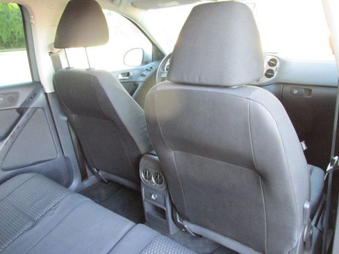 Used 2011 Volkswagen Tiguan S image 24