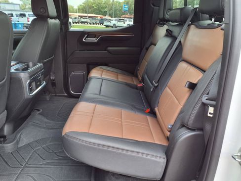 Certified 2023 Chevrolet Silverado 1500 High Country w/ Technology Package AWD/4WD image 16