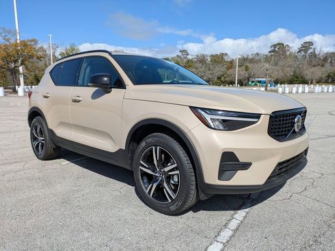 New 2026 Volvo XC40 B5 Core image 8