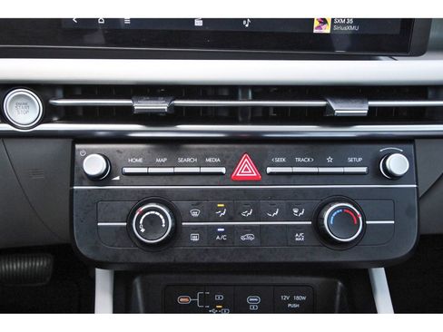 Used 2025 Hyundai Tucson SE image 27