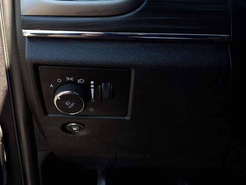 Used 2020 Jeep Grand Cherokee Limited w/ Luxury Group II image 13