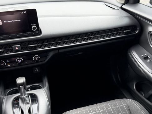 Used 2025 Honda HR-V LX image 17