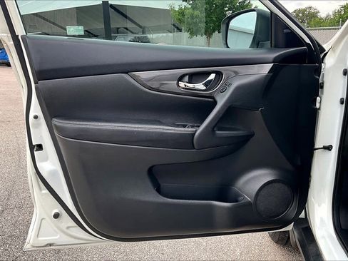 Certified 2017 Nissan Rogue SV w/ SV Premium Package FWD image 21