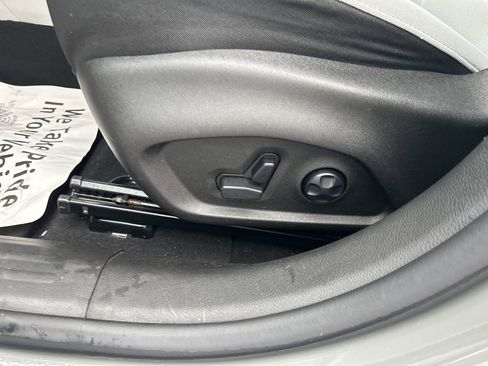 Used 2021 Jeep Renegade Latitude w/ Convenience Group image 22