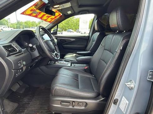 Used 2023 Honda Passport TrailSport image 32