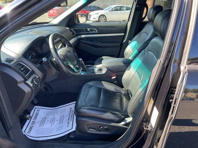 Used 2017 Ford Explorer XLT w/ Equipment Group 202A AWD/4WD image 15