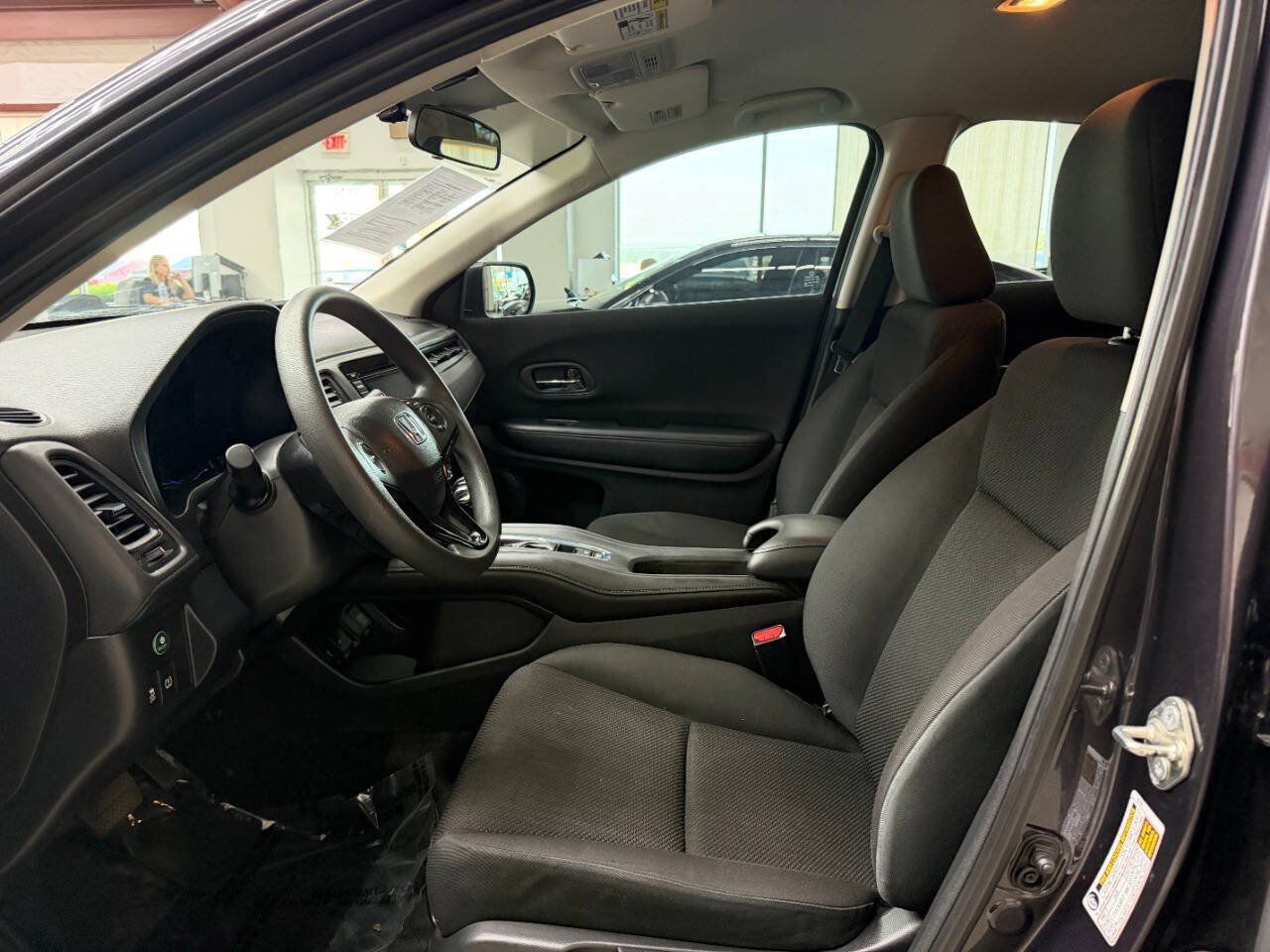 Used 2017 Honda HR-V LX image 11