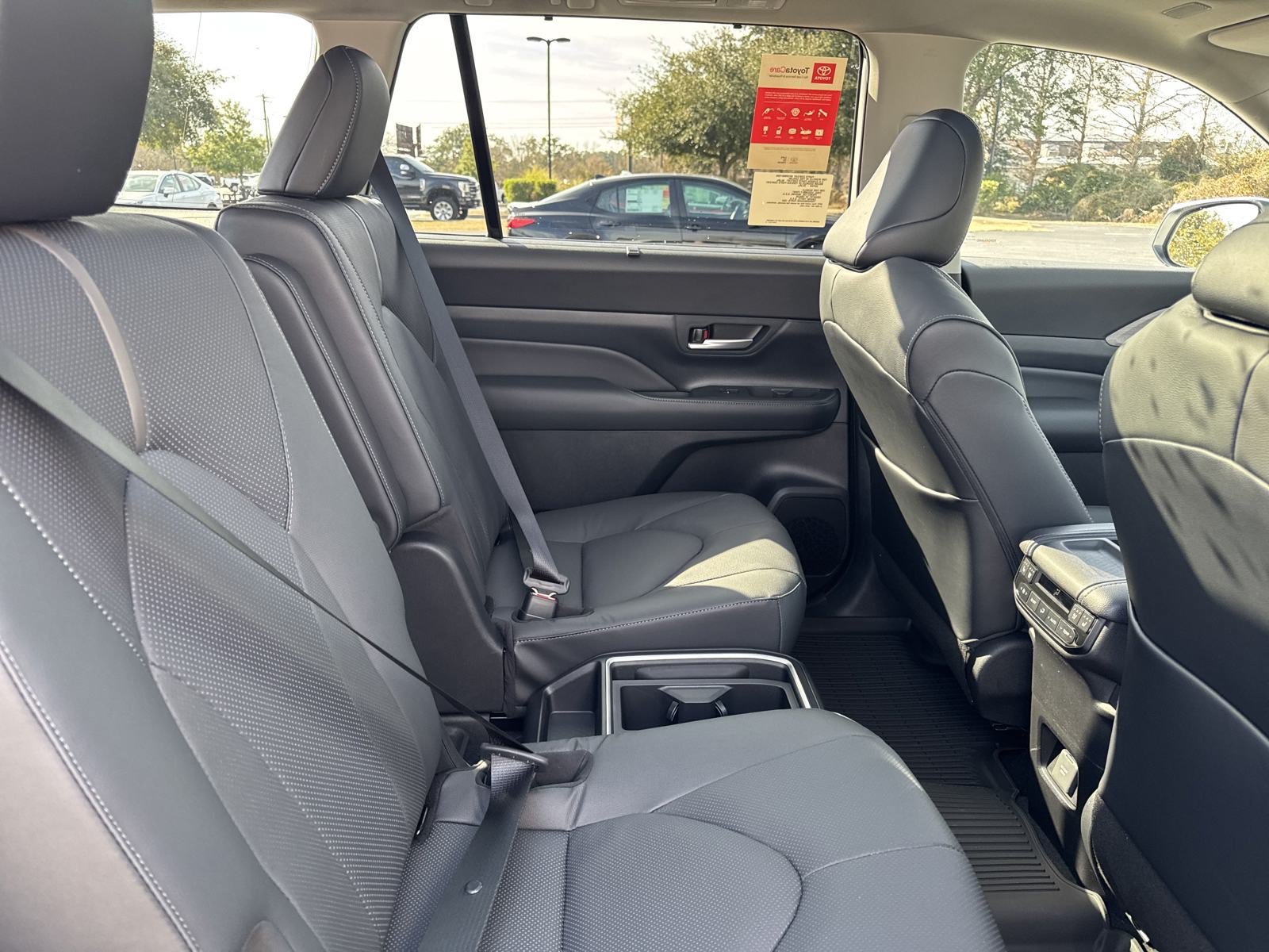 New 2025 Toyota Grand Highlander AWD image 29