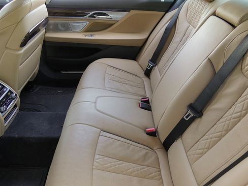 Used 2021 BMW 740i w/ Premium Package RWD image 35