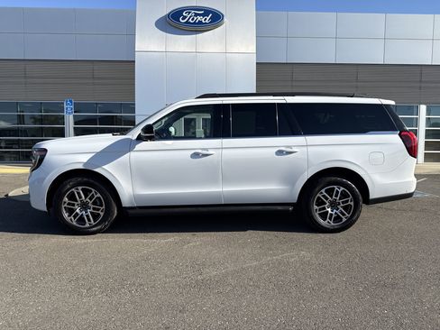 Used 2025 Ford Expedition Max Active AWD/4WD image 2