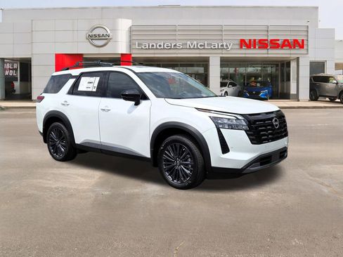 New 2026 Nissan Pathfinder SL w/ SL Premium Package FWD image 1
