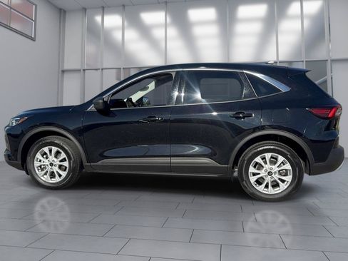 Used 2024 Ford Escape Active AWD/4WD image 3