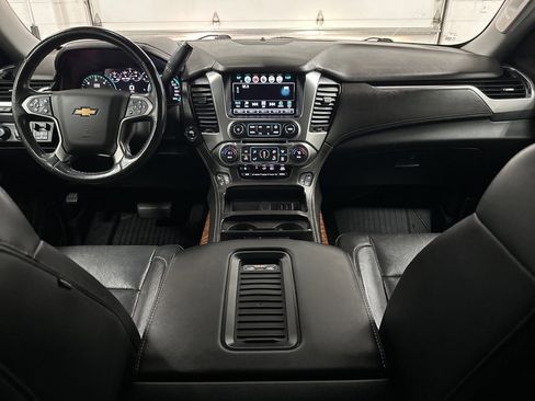 Used 2020 Chevrolet Suburban Premier image 25