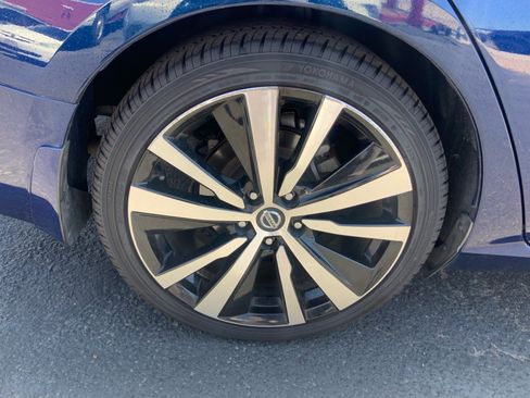 Used 2021 Nissan Altima 2.5 SR w/ SR Premium Package FWD image 3