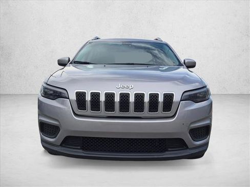 Used 2020 Jeep Cherokee Latitude FWD image 2
