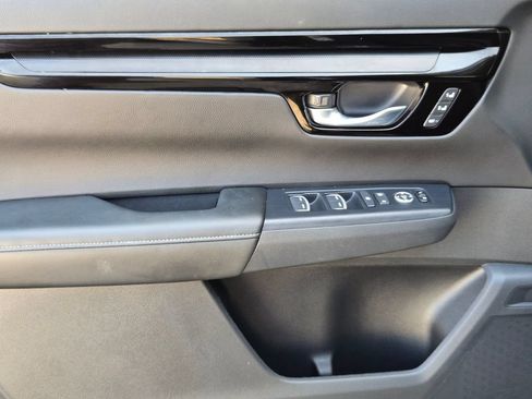 Used 2025 Honda CR-V EX-L image 11