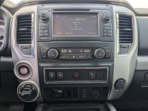 Used 2017 Nissan Titan PRO-4X AWD/4WD image 13