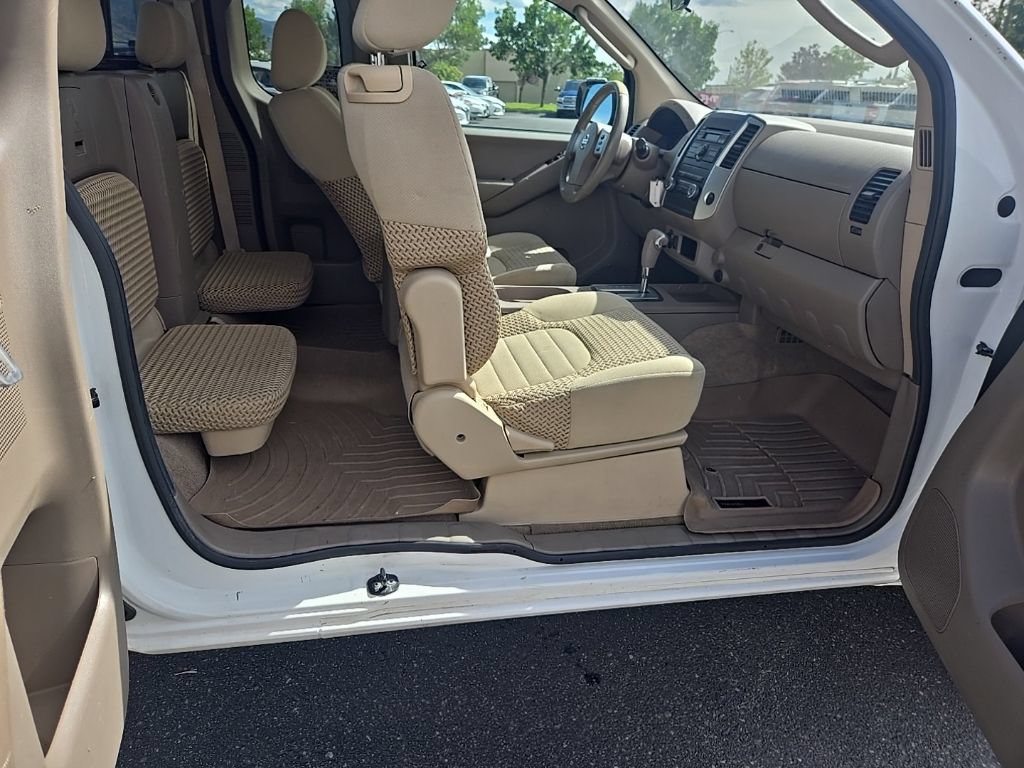 Used 2009 Nissan Frontier SE w/ SE Value Truck Pkg AWD/4WD image 23