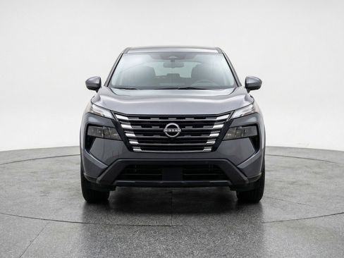 Used 2025 Nissan Rogue SV FWD image 2