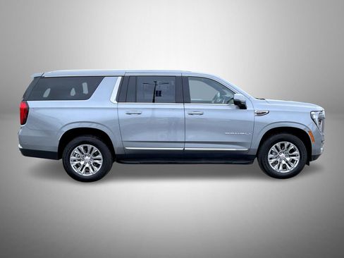 Certified 2025 GMC Yukon XL Denali AWD/4WD image 4