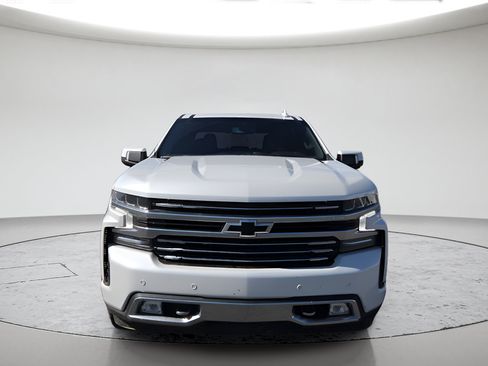 Used 2022 Chevrolet Silverado 1500 High Country w/ Safety Package II AWD/4WD image 2