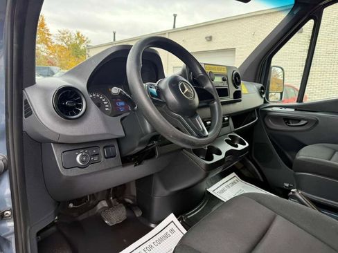 Used 2019 Mercedes-Benz Sprinter 144 image 23