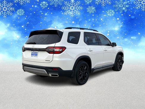 New 2025 Honda Pilot Touring image 6