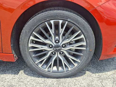 Used 2023 Kia Forte GT-Line w/ GT-Line Premium Package image 9
