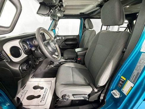 Used 2024 Jeep Wrangler Willys image 19