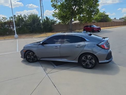 Used 2017 Honda Civic EX image 5