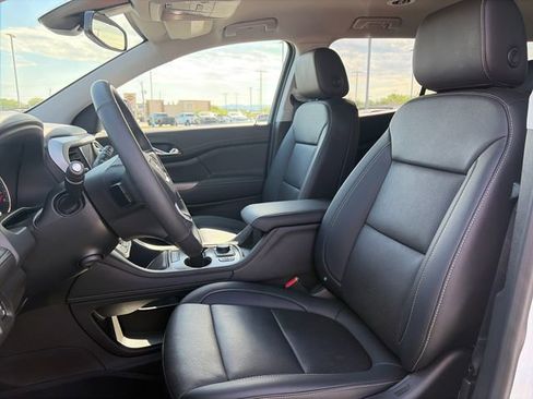 Used 2023 GMC Acadia SLT w/ Preferred Package image 17