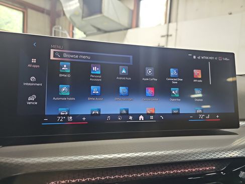 New 2025 BMW 330i xDrive Sedan w/ Convenience Package image 24