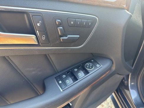 Used 2013 Mercedes-Benz E 350 E 350 w/ Premium 1 Pkg image 19