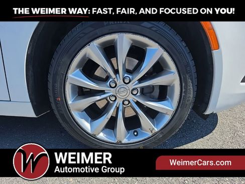 Used 2015 Chrysler 200 S FWD image 27