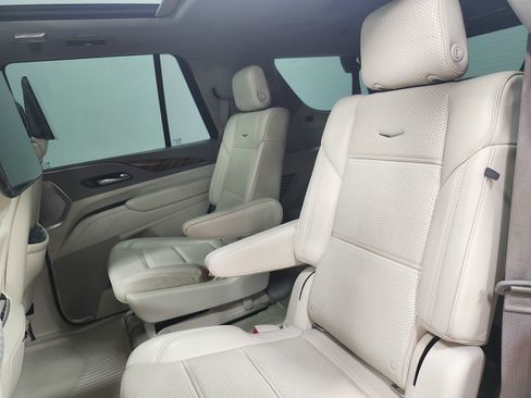 Used 2021 Cadillac Escalade Premium Luxury Platinum AWD/4WD image 11