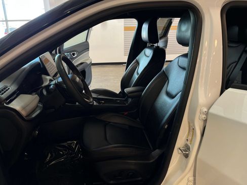 Used 2025 Jeep Compass Limited AWD/4WD image 27