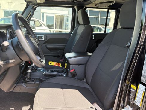 Used 2022 Jeep Wrangler Unlimited Sport AWD/4WD image 15