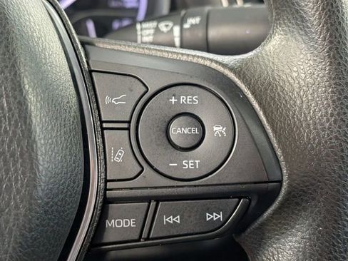 Used 2020 Toyota Camry LE image 22