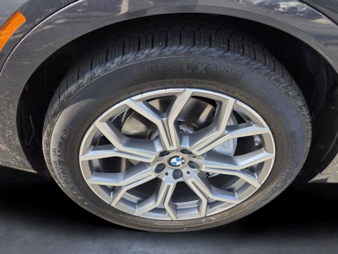 Used 2021 BMW X7 xDrive40i w/ Executive Package AWD/4WD image 9