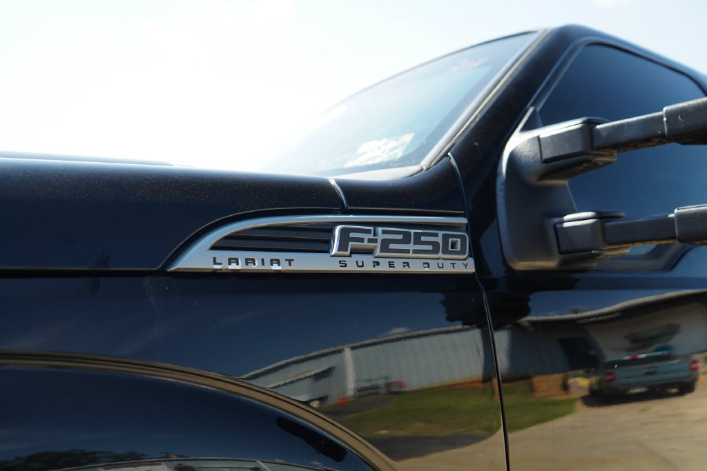 Used 2016 Ford F250 Platinum w/ FX4 Off-Road Package AWD/4WD image 24