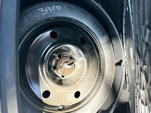 Used 2017 Lincoln MKX Reserve w/ Lincoln MKX Climate Package image 11