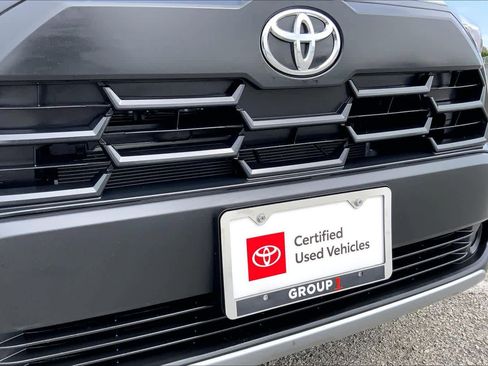 Used 2026 Toyota Corolla Cross L image 29