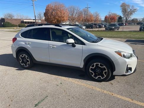 Used 2016 Subaru Crosstrek 2.0i Premium w/ Moonroof Package image 3