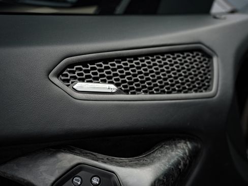 Used 2022 Lamborghini Huracan EVO AWD/4WD image 16
