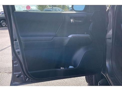 Used 2016 Toyota Tacoma SR5 image 24