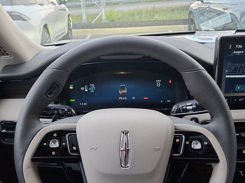 New 2024 Lincoln Corsair Grand Touring image 9