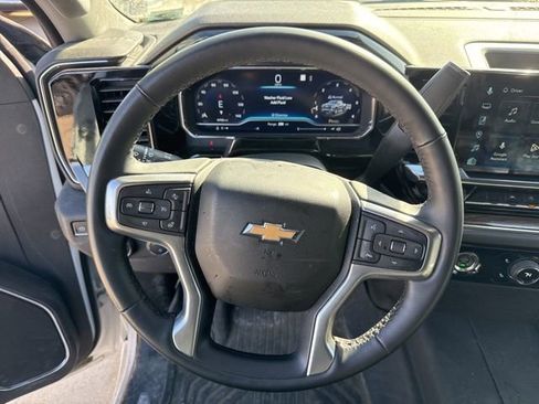Used 2023 Chevrolet Silverado 1500 LT image 18
