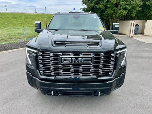 Used 2025 GMC Sierra 2500 Denali Ultimate image 2