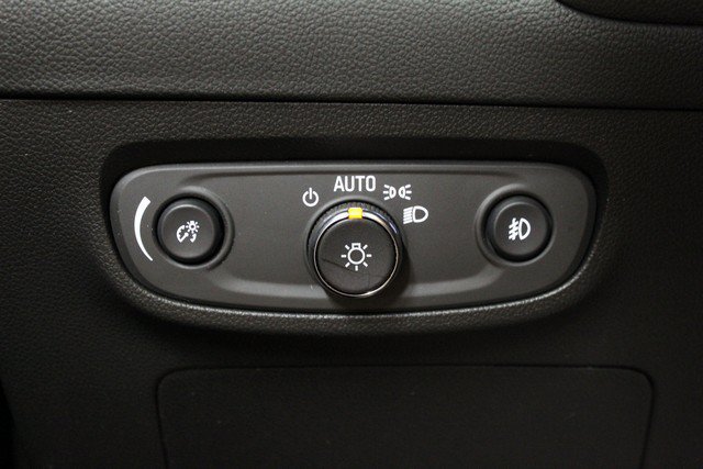 Used 2023 Buick Encore GX Essence w/ Experience Buick Package FWD image 22