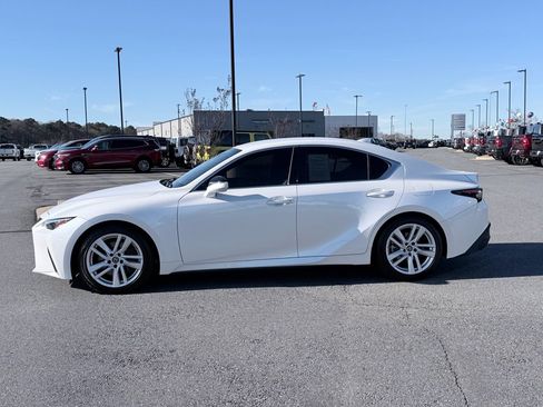 Used 2022 Lexus IS 300 image 4